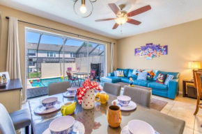 Magical Getaway Close to Disney! Pool, Gym, & WiFi